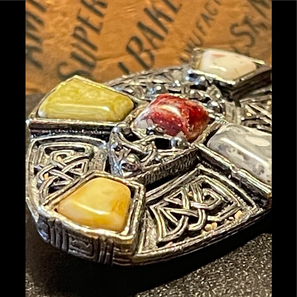 Celtic / Scottish Style Stone Brooch 🌺 Tau Miracle brooch - Picture 9 of 16